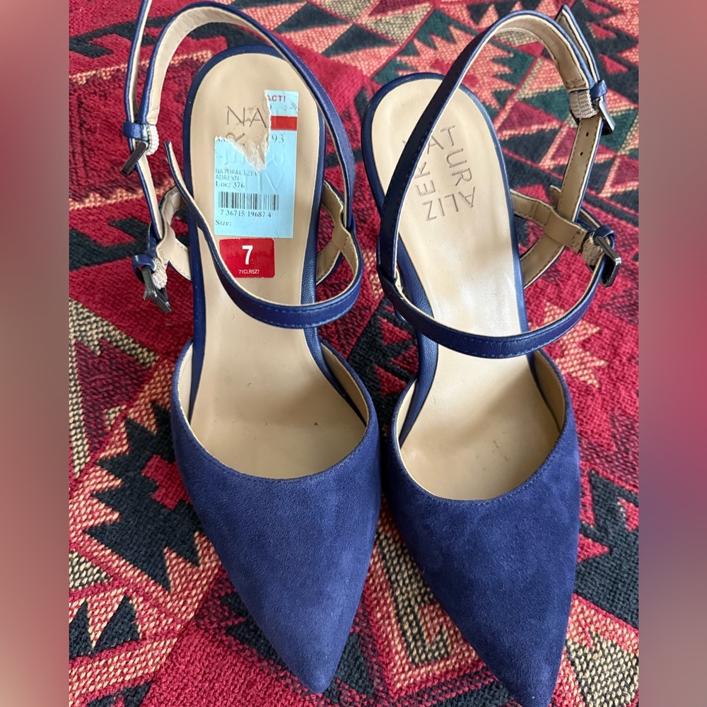 Naturalizer Women's Navy Suede Heels